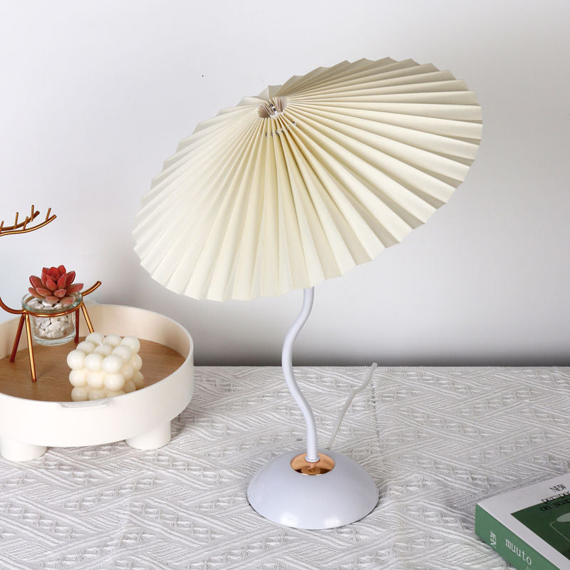 Classic Umbrella Head Table Lamp
