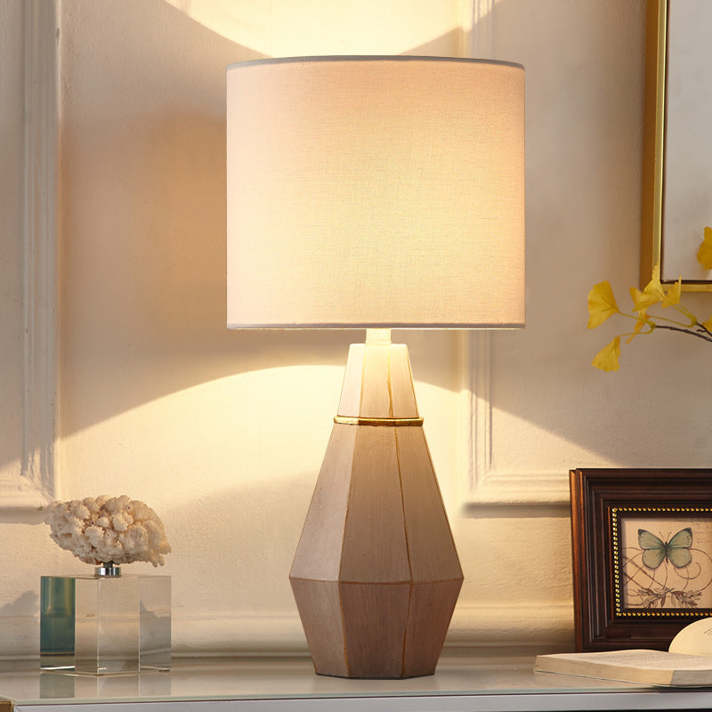European Style Minimalist Resin Table Lamp