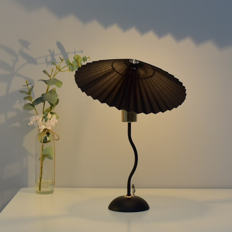 Classic Umbrella Head Table Lamp