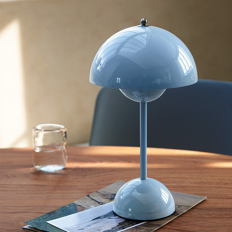 Danish Style Flower Bud Creative Table Lamp