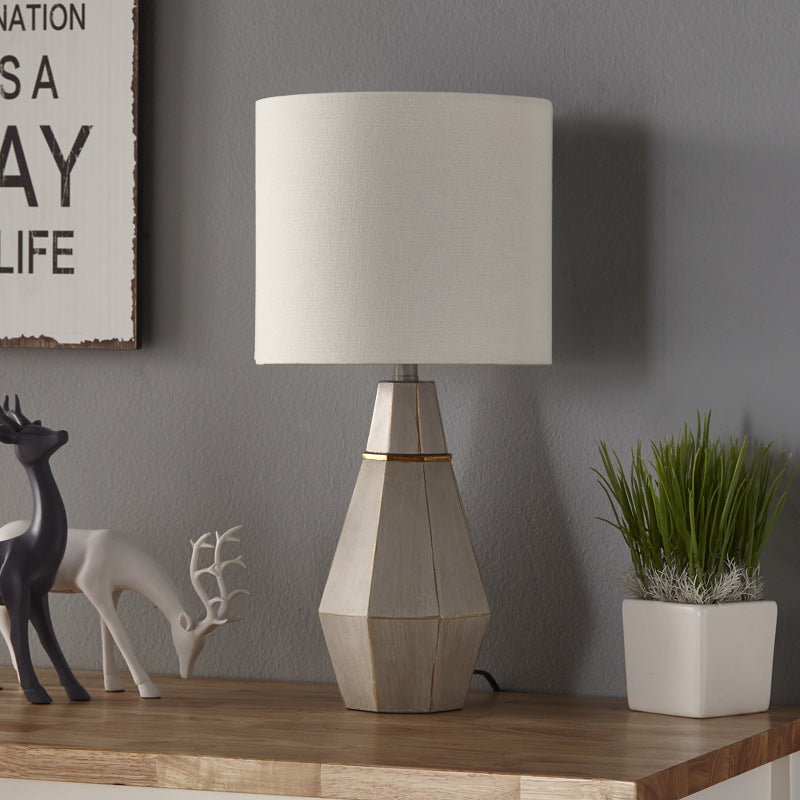 European Style Minimalist Resin Table Lamp