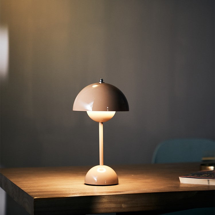 Danish Style Flower Bud Creative Table Lamp